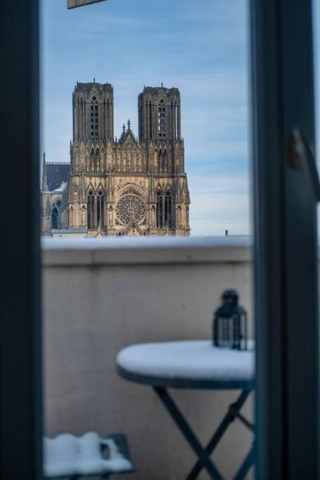Appartement Le Clovis - Cathedrale à Reims Extérieur photo